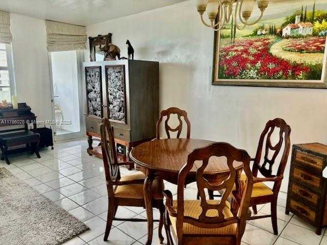 Small Image of 100 LINCOLN RD #1430, Miami Beach Number 4