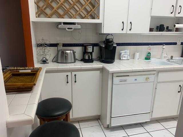 Small Image of 100 LINCOLN RD #1430, Miami Beach Number 6
