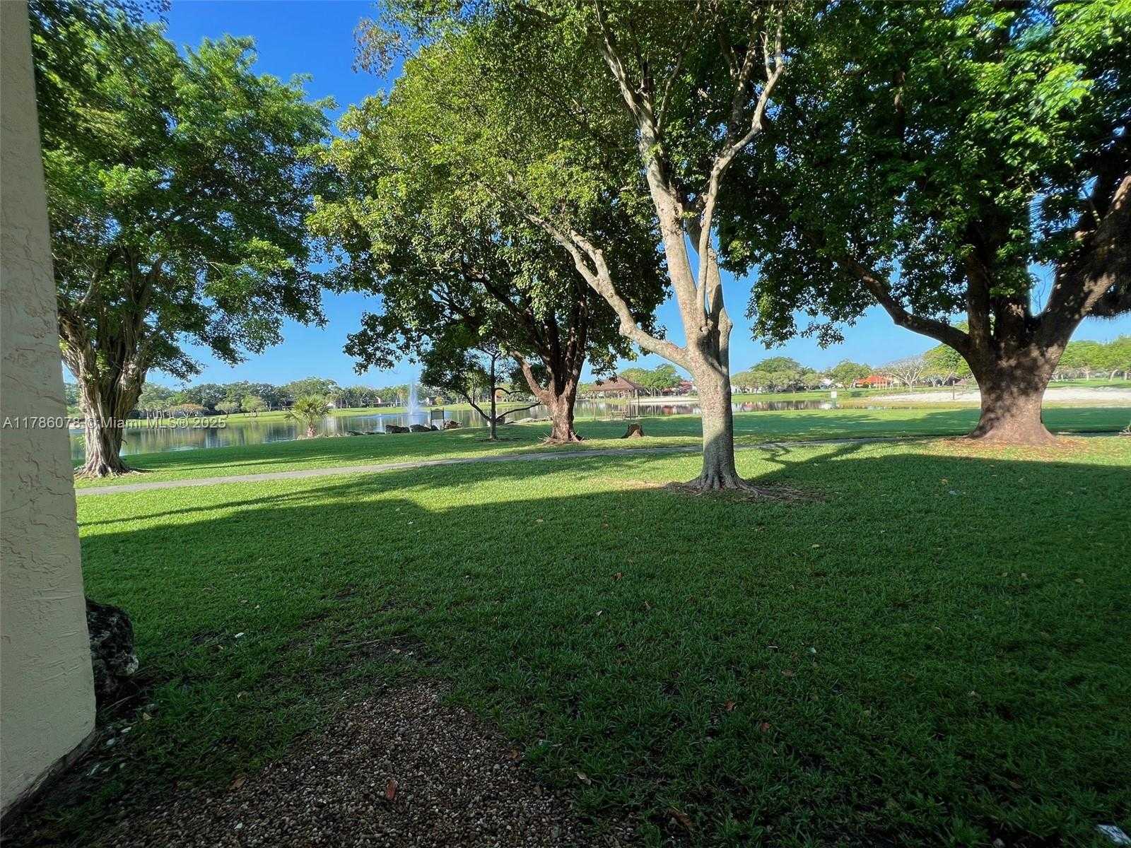 Small Image of 15290 SOUTH WEST 106TH LN #323, Miami Number 18