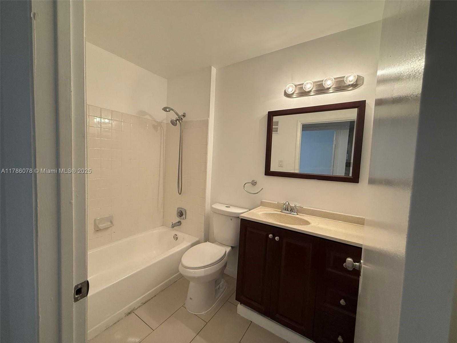 Small Image of 15290 SOUTH WEST 106TH LN #323, Miami Number 6