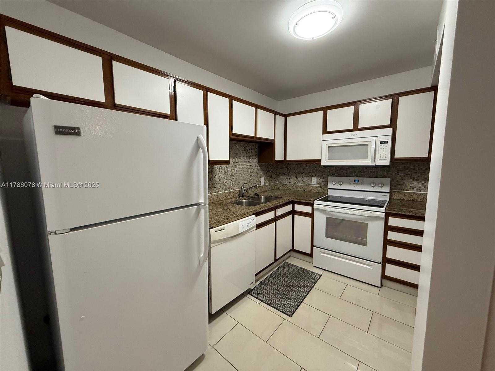 Small Image of 15290 SOUTH WEST 106TH LN #323, Miami Number 9