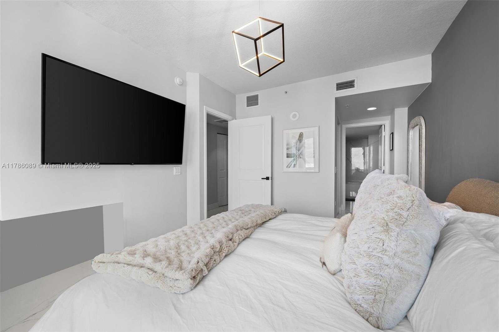 Small Image of 480 NORTH EAST 30TH ST #904, Miami Number 10