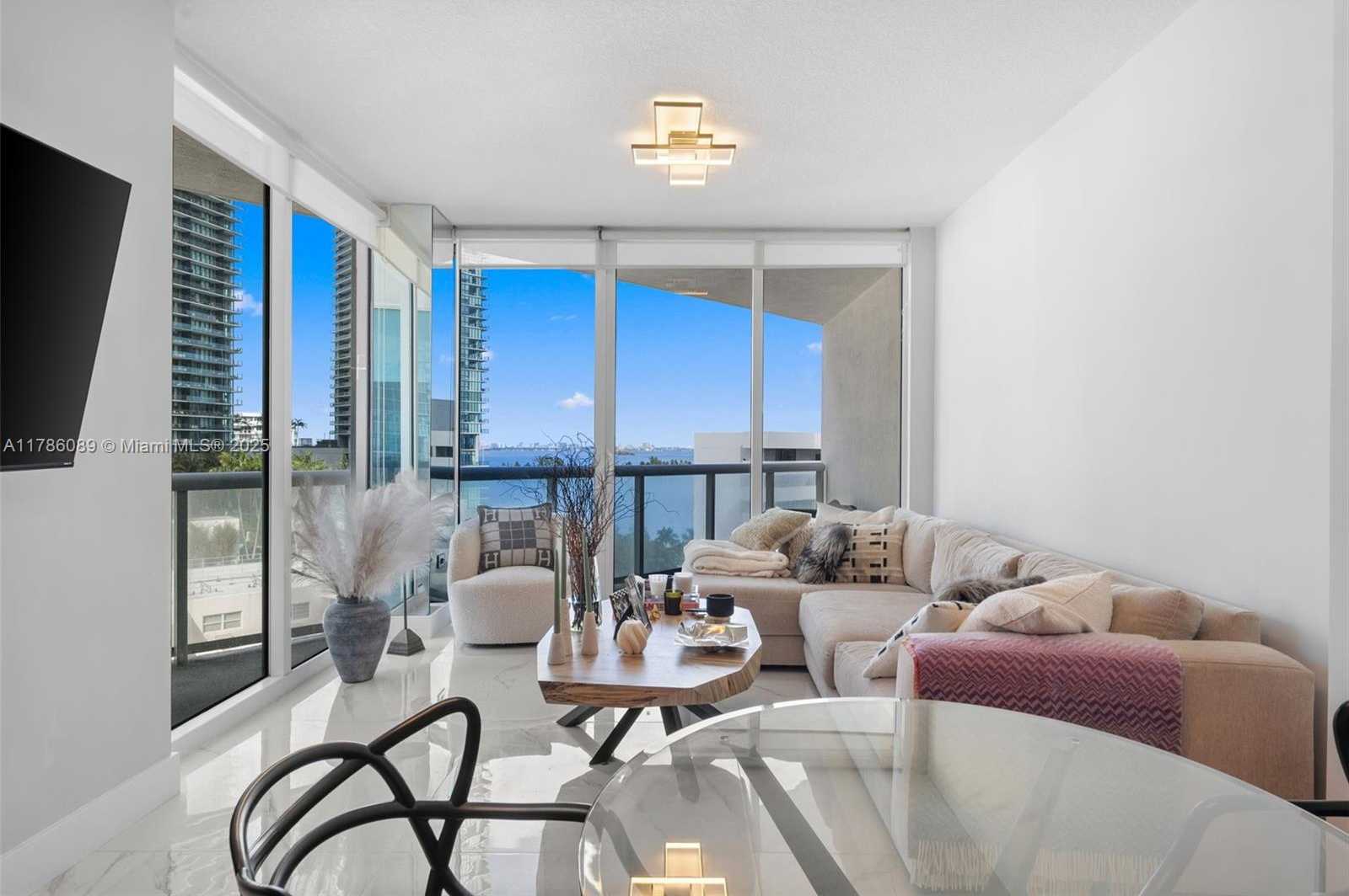 Small Image of 480 NORTH EAST 30TH ST #904, Miami Number 4