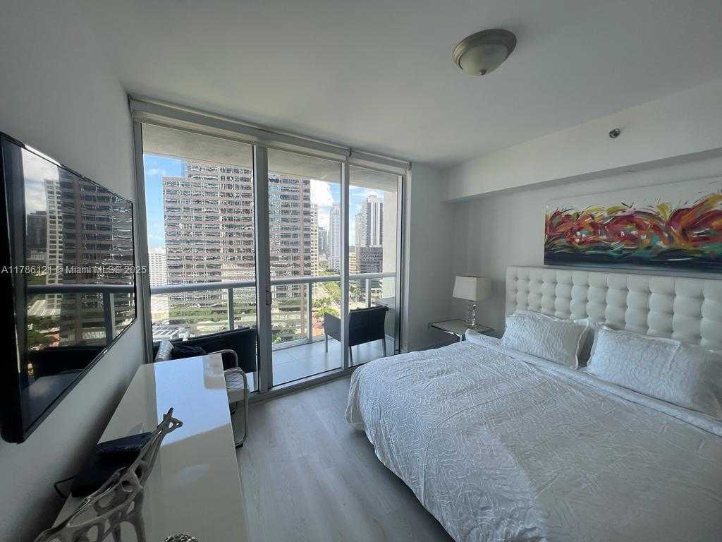 Small Image of 485 BRICKELL AVE #2109, Miami Number 5