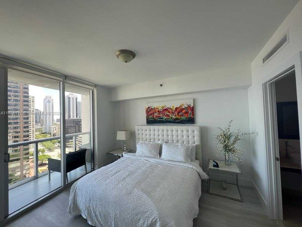 Small Image of 485 BRICKELL AVE #2109, Miami Number 6