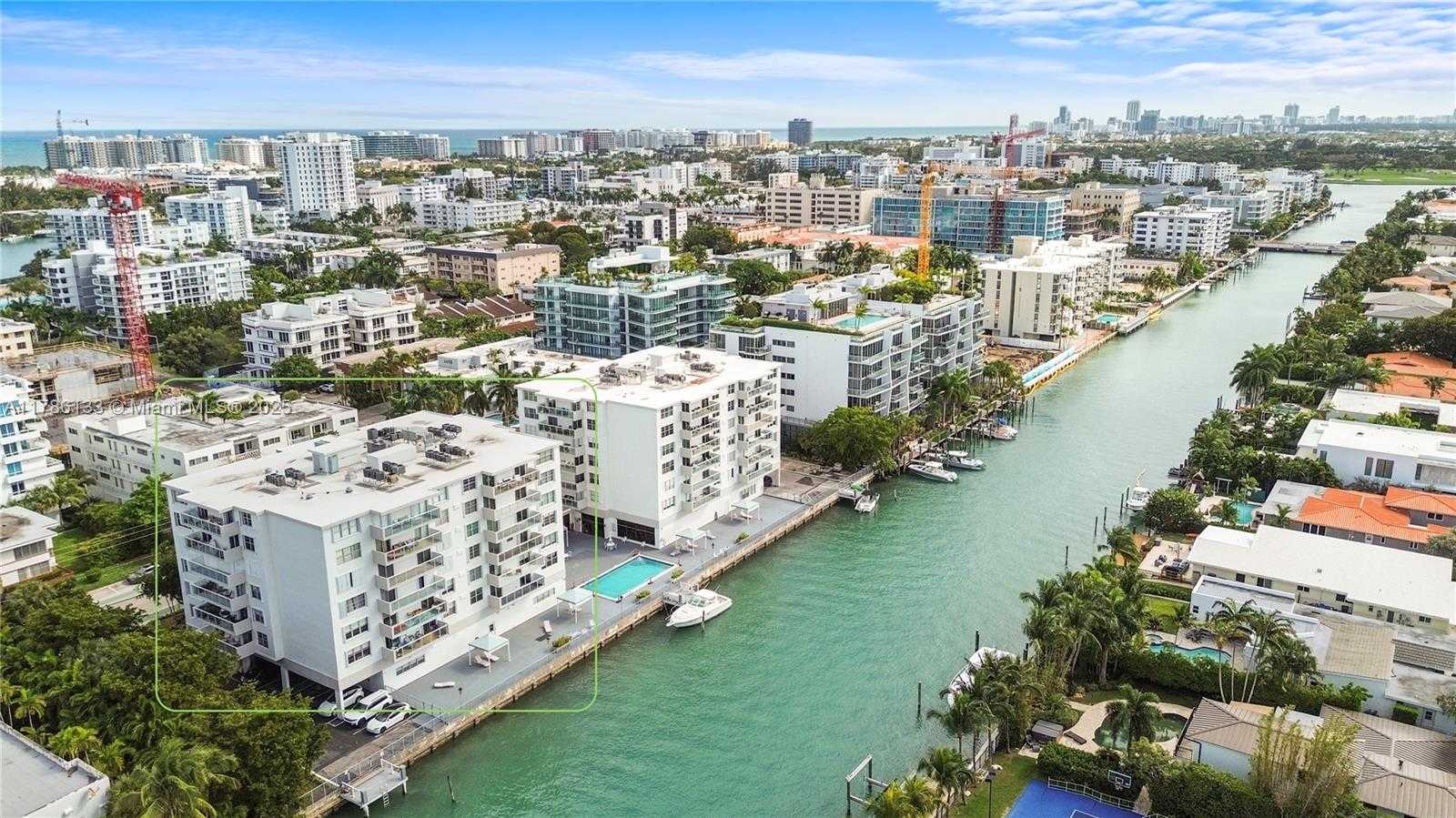 Small Image of 10000 WEST BAY HARBOR DR #504, Bay Harbor Islands Number 4