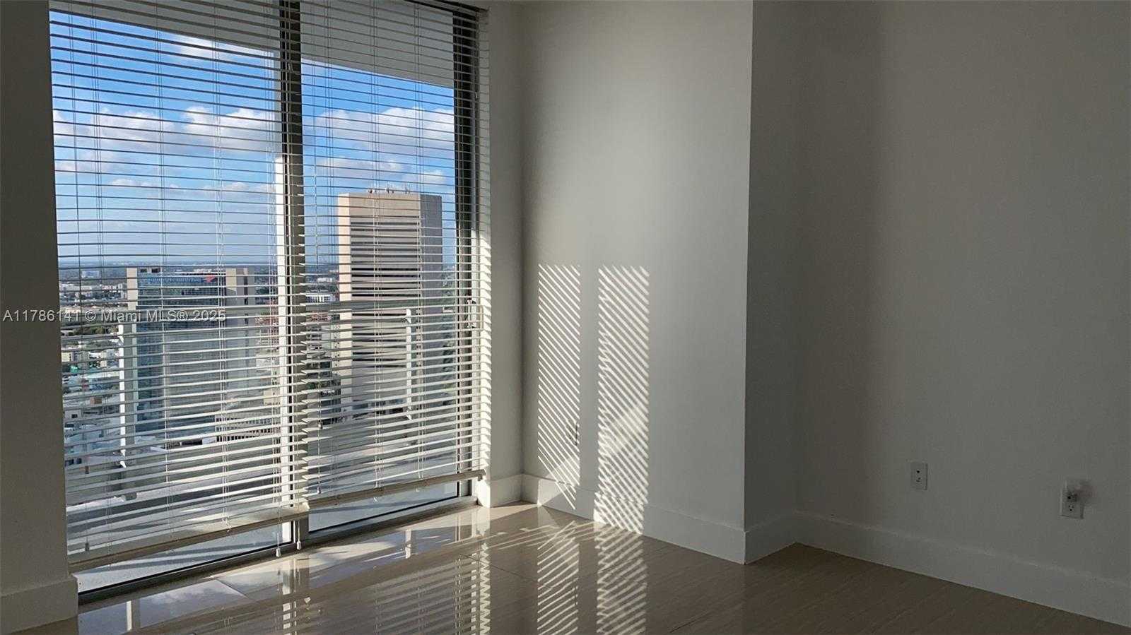 Small Image of 90 SOUTH WEST 3RD ST #3907, Miami Number 12