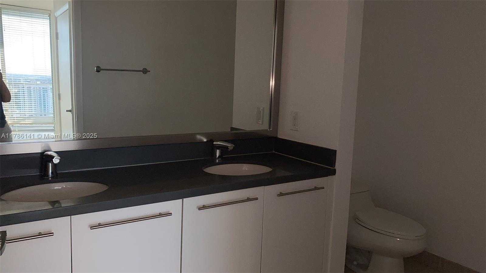 Small Image of 90 SOUTH WEST 3RD ST #3907, Miami Number 13