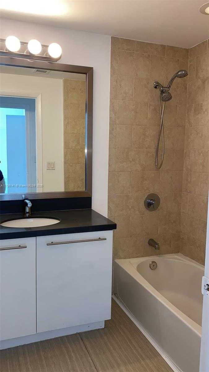 Small Image of 90 SOUTH WEST 3RD ST #3907, Miami Number 16