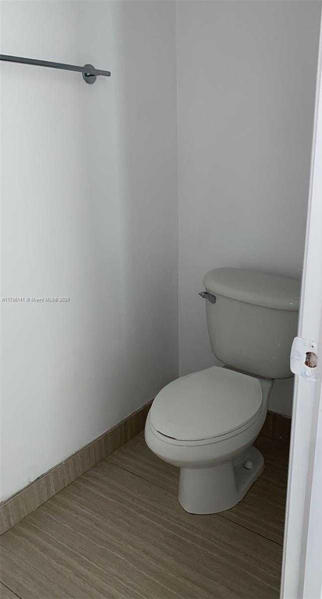 Small Image of 90 SOUTH WEST 3RD ST #3907, Miami Number 17