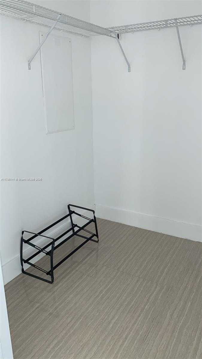 Small Image of 90 SOUTH WEST 3RD ST #3907, Miami Number 22