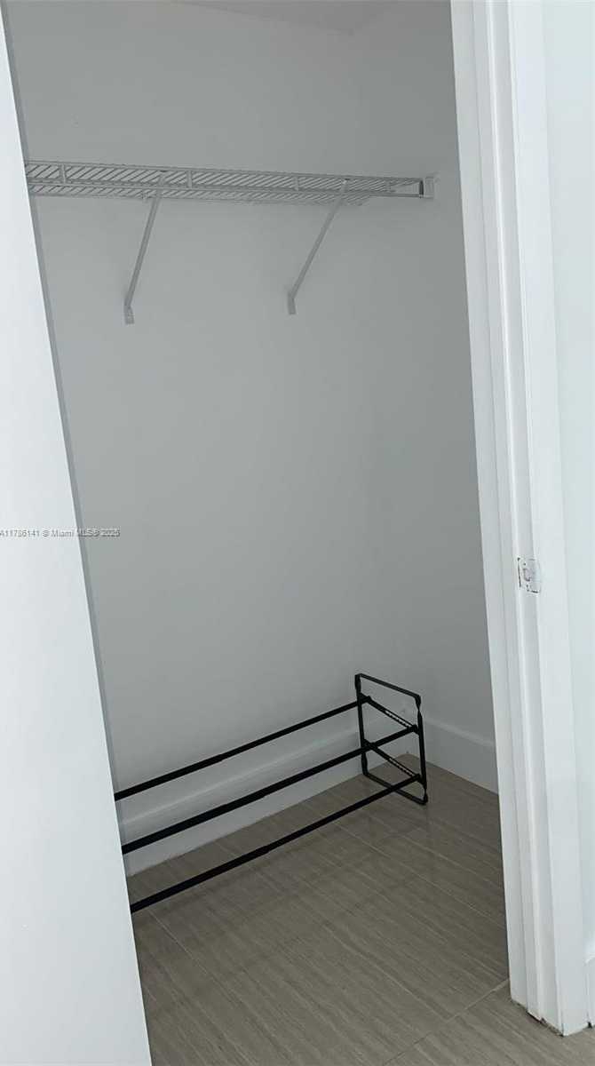 Small Image of 90 SOUTH WEST 3RD ST #3907, Miami Number 23