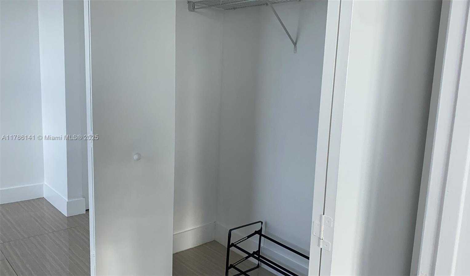 Small Image of 90 SOUTH WEST 3RD ST #3907, Miami Number 24