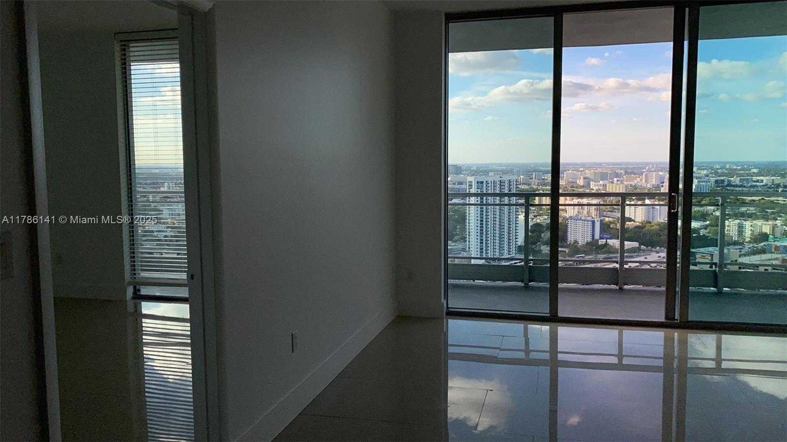 Small Image of 90 SOUTH WEST 3RD ST #3907, Miami Number 5