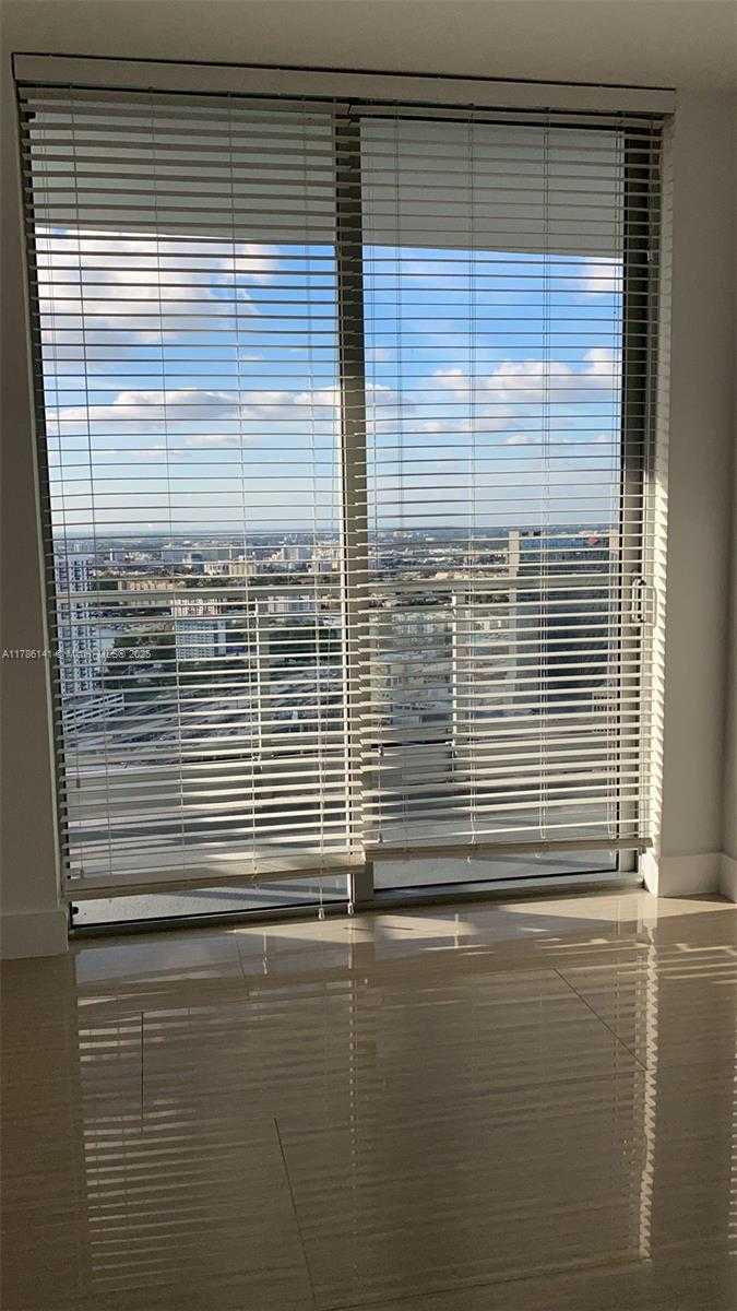 Small Image of 90 SOUTH WEST 3RD ST #3907, Miami Number 8