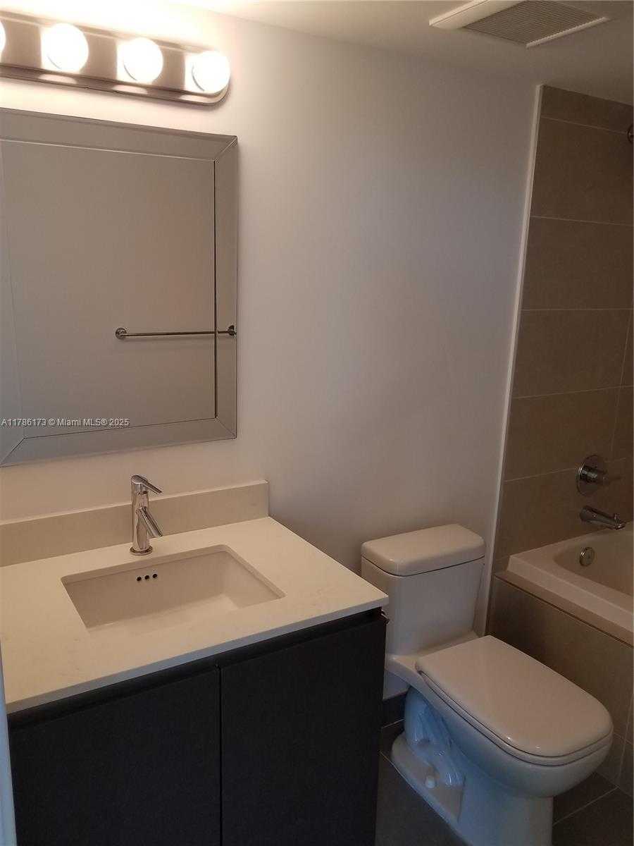 Small Image of 6610 INDIAN CREEK DR #104, Miami Beach Number 13