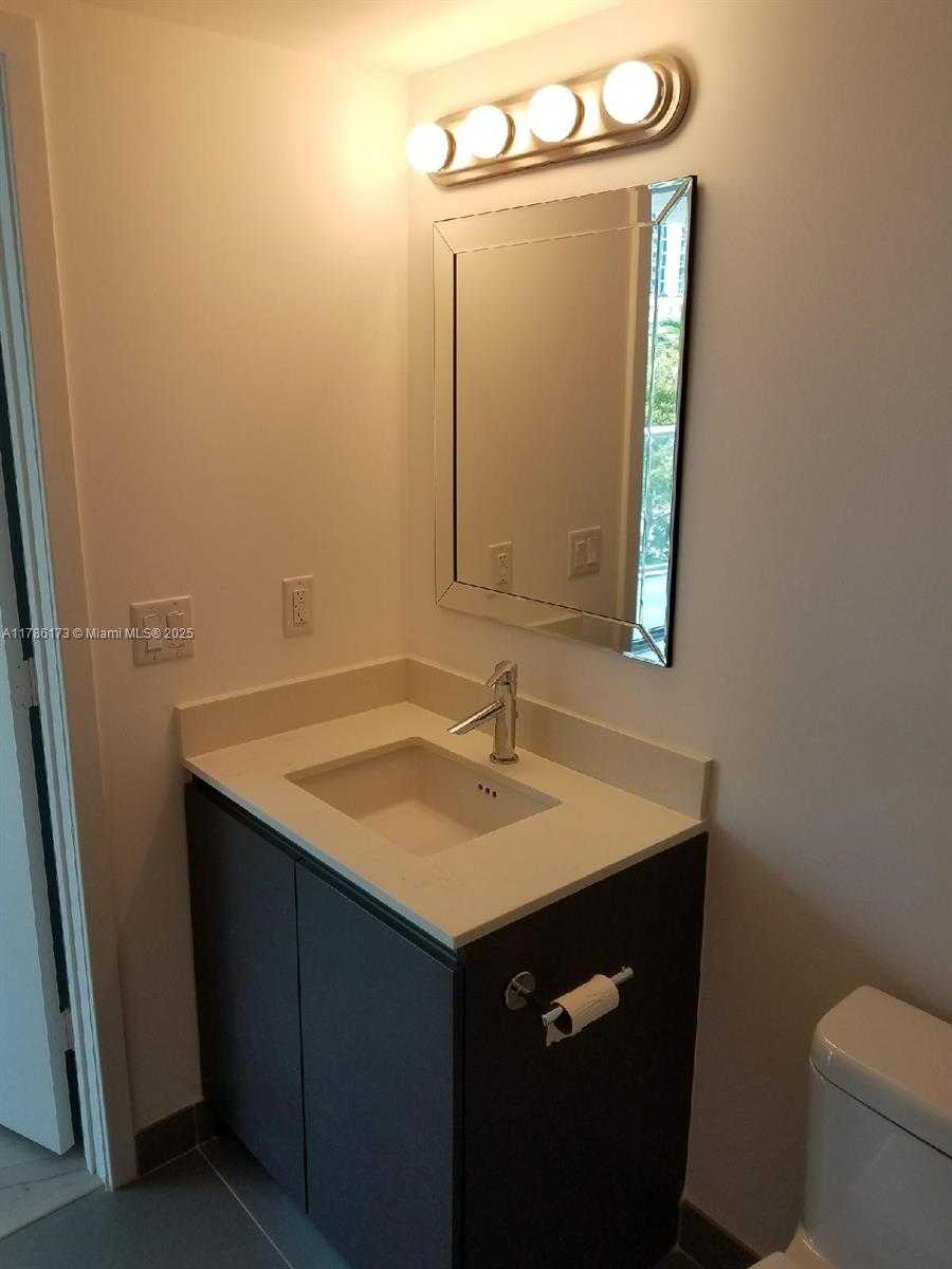 Small Image of 6610 INDIAN CREEK DR #104, Miami Beach Number 15