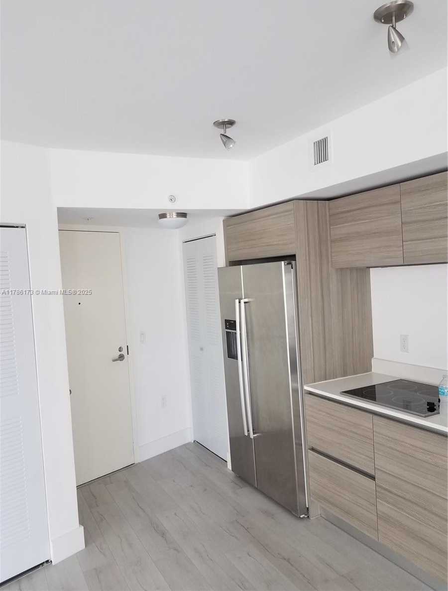 Small Image of 6610 INDIAN CREEK DR #104, Miami Beach Number 17