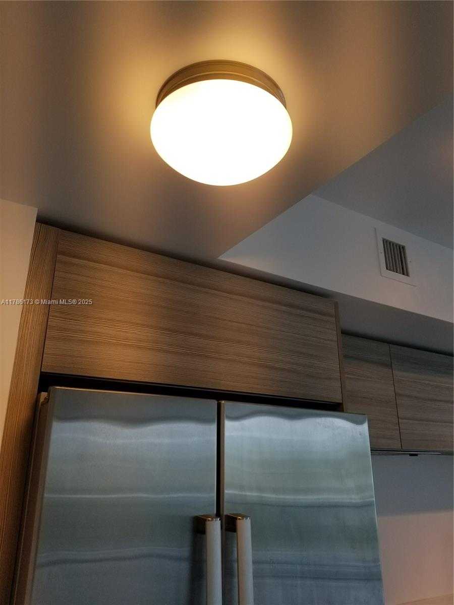 Small Image of 6610 INDIAN CREEK DR #104, Miami Beach Number 25