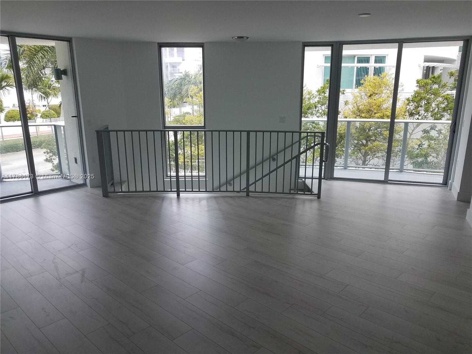Small Image of 6610 INDIAN CREEK DR #104, Miami Beach Number 5
