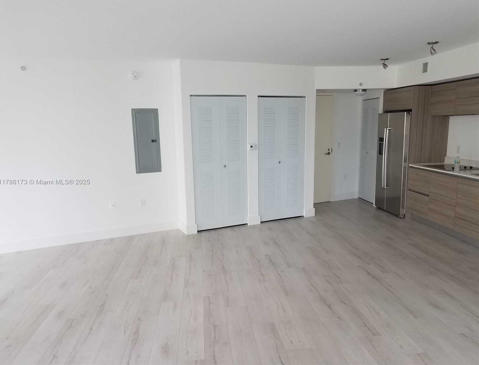 Small Image of 6610 INDIAN CREEK DR #104, Miami Beach Number 8
