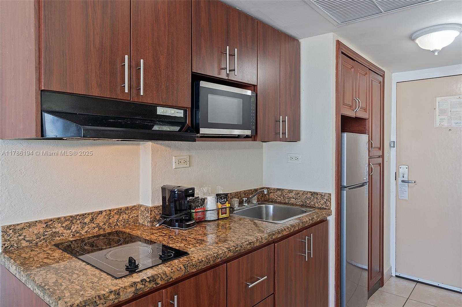 Small Image of 19201 COLLINS AVE #1034, Sunny Isles Beach Number 6