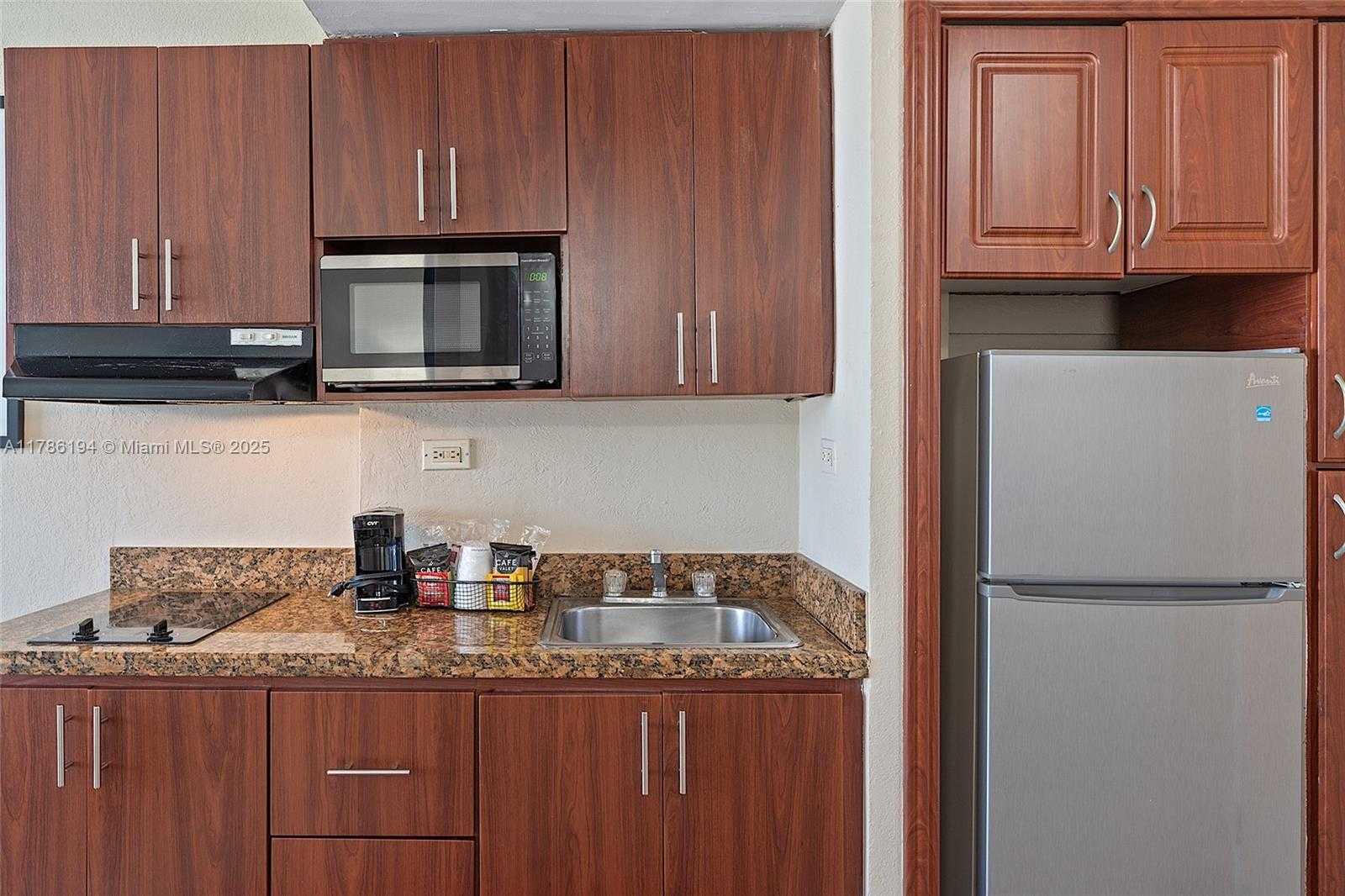 Small Image of 19201 COLLINS AVE #1034, Sunny Isles Beach Number 7