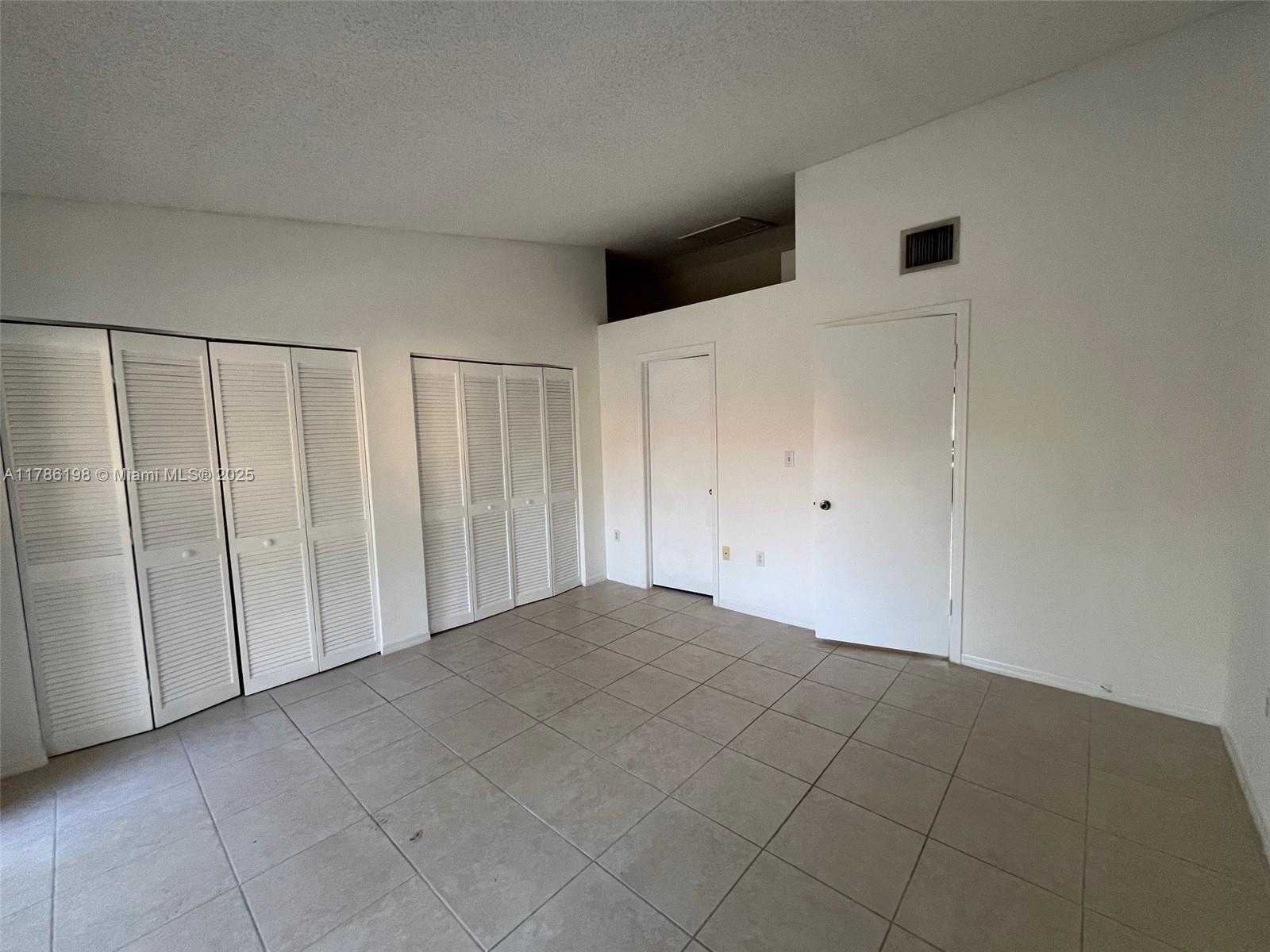 Small Image of 7844, Miami Number 10