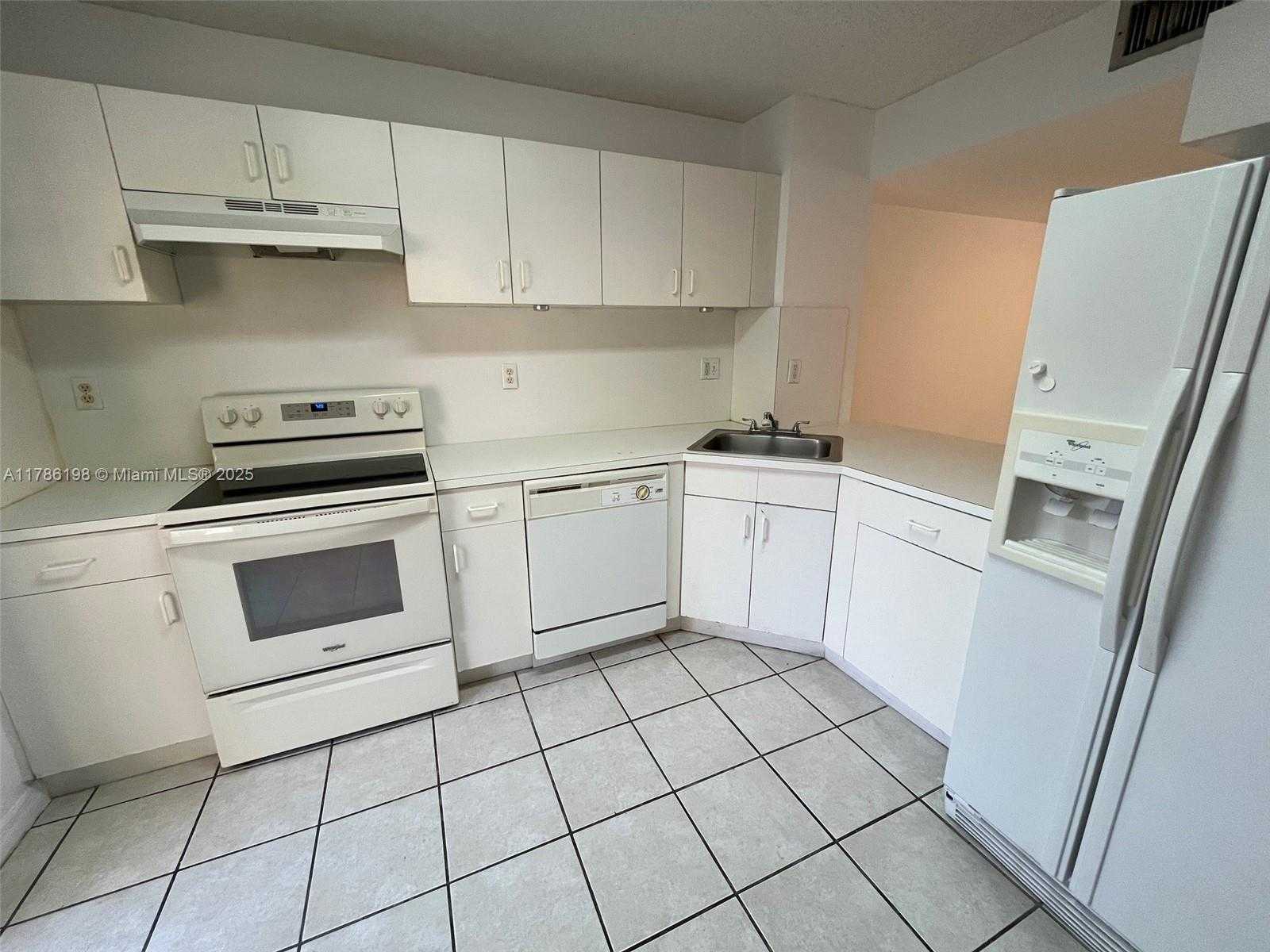 Small Image of 7844, Miami Number 15