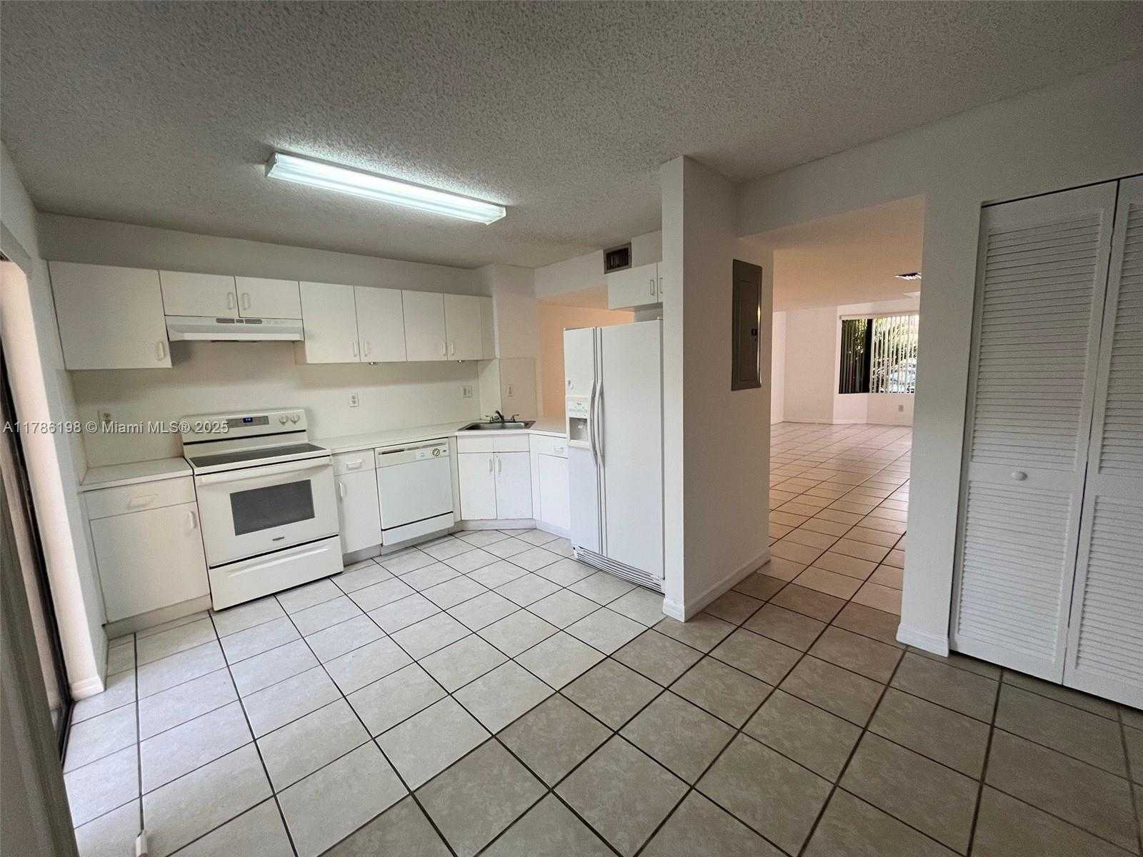 Small Image of 7844, Miami Number 4