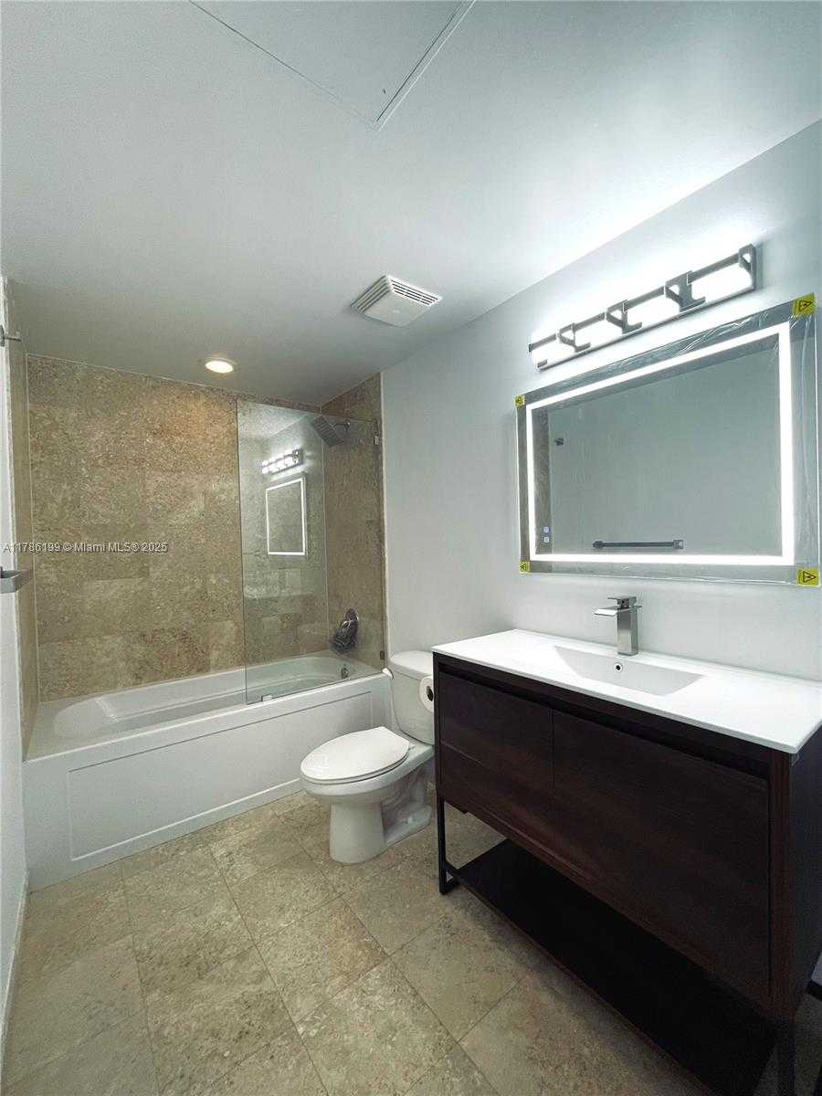 Small Image of 350 SOUTH MIAMI AVE #3713, Miami Number 13