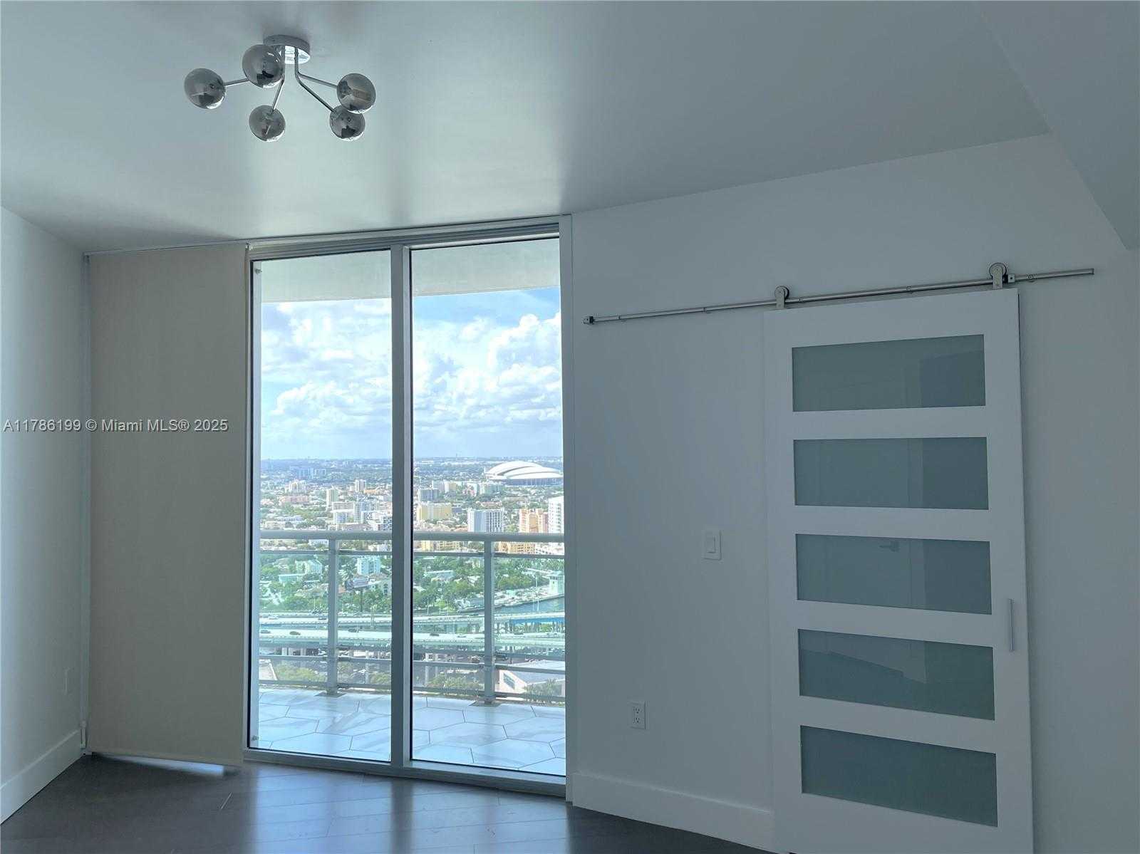 Small Image of 350 SOUTH MIAMI AVE #3713, Miami Number 16