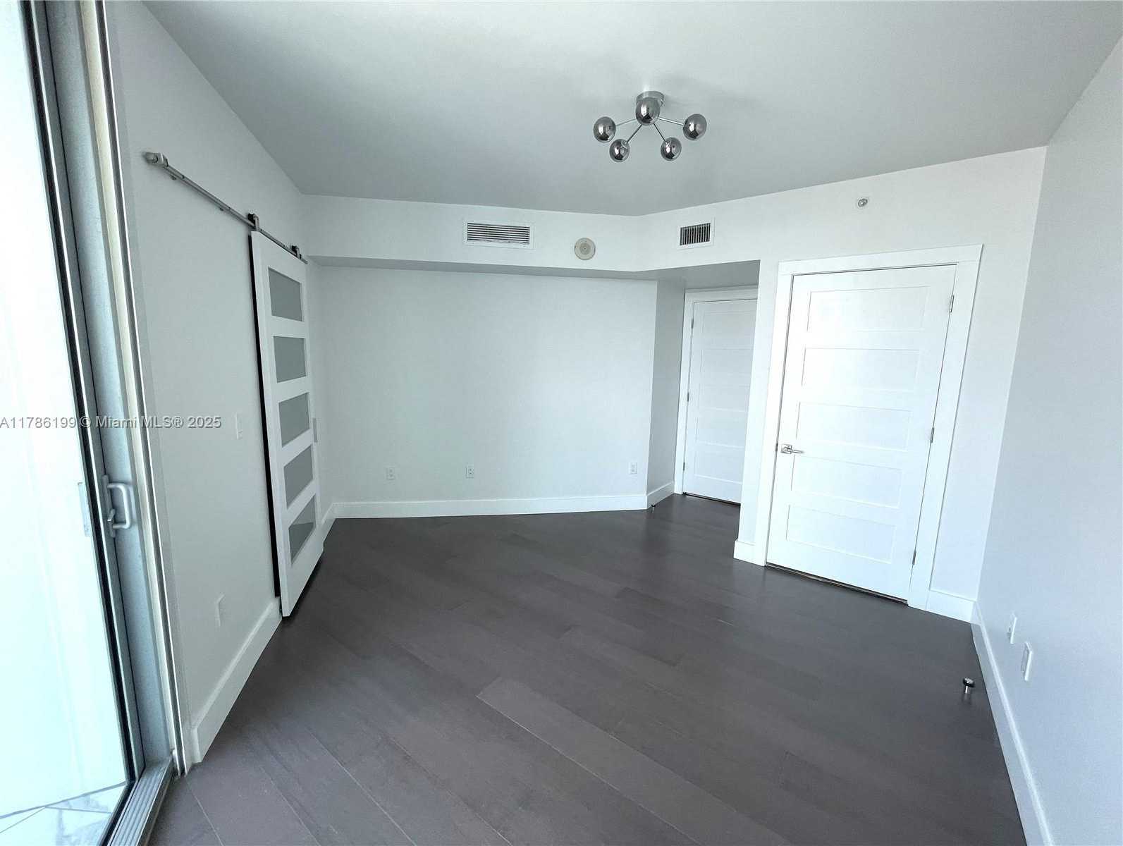 Small Image of 350 SOUTH MIAMI AVE #3713, Miami Number 6