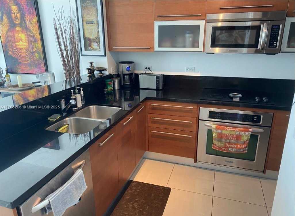 Small Image of 244 BISCAYNE BLVD #3004, Miami Number 16