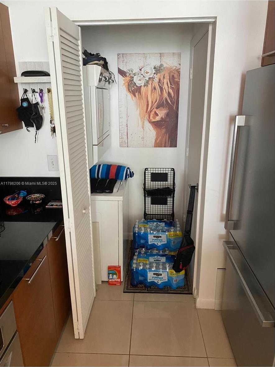Small Image of 244 BISCAYNE BLVD #3004, Miami Number 24