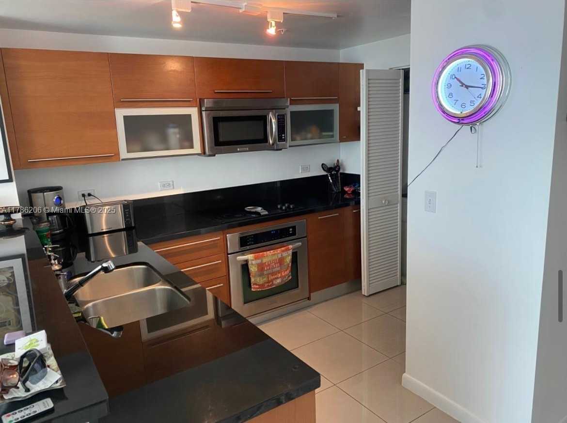 Small Image of 244 BISCAYNE BLVD #3004, Miami Number 26