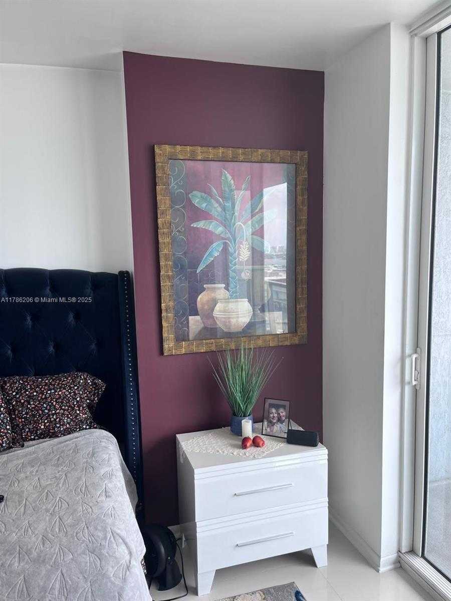 Small Image of 244 BISCAYNE BLVD #3004, Miami Number 35