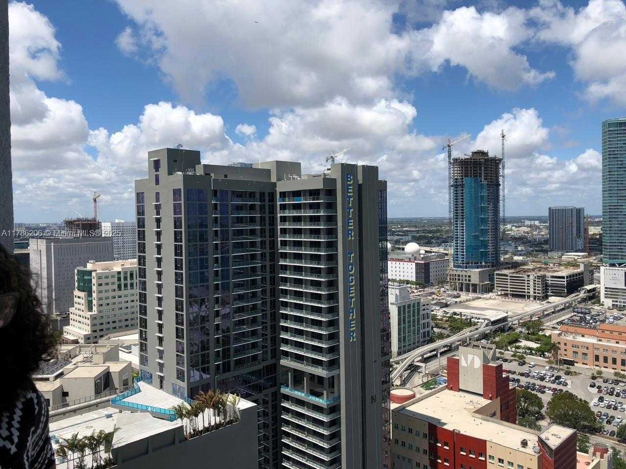 Small Image of 244 BISCAYNE BLVD #3004, Miami Number 4