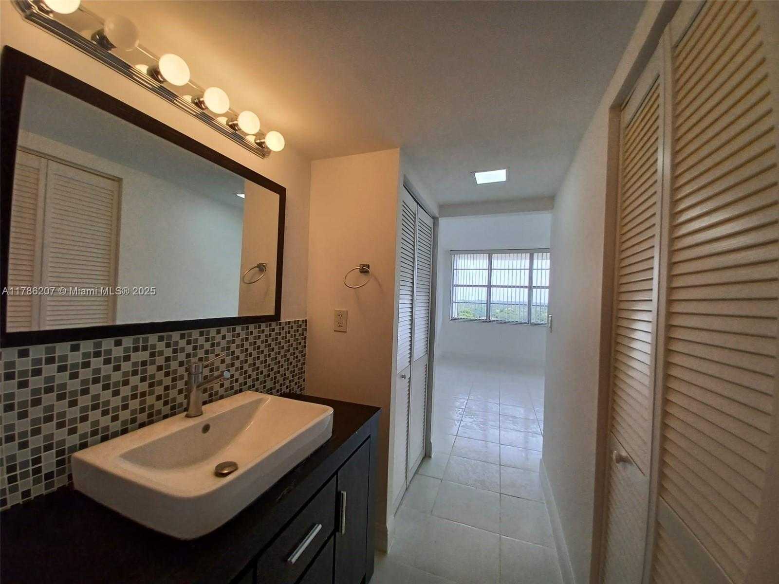 Small Image of 16740 NORTH EAST 9TH AVE #805, North Miami Beach Number 13
