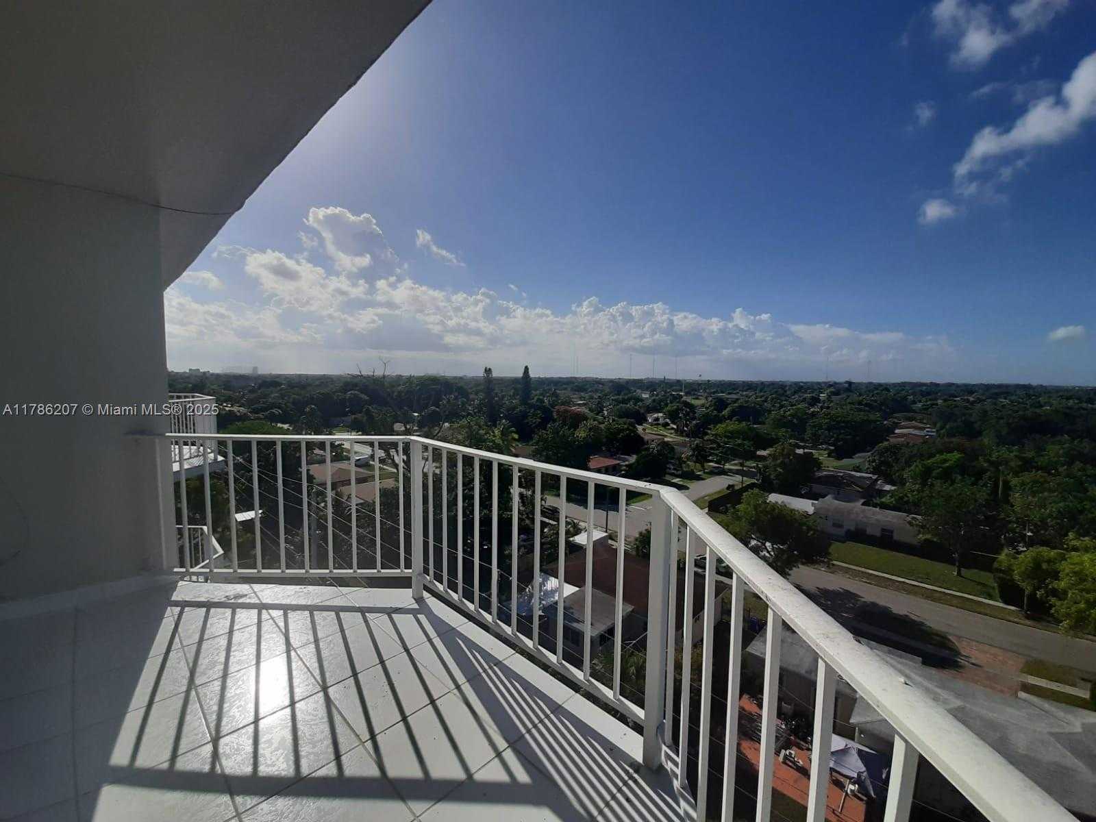 Small Image of 16740 NORTH EAST 9TH AVE #805, North Miami Beach Number 14