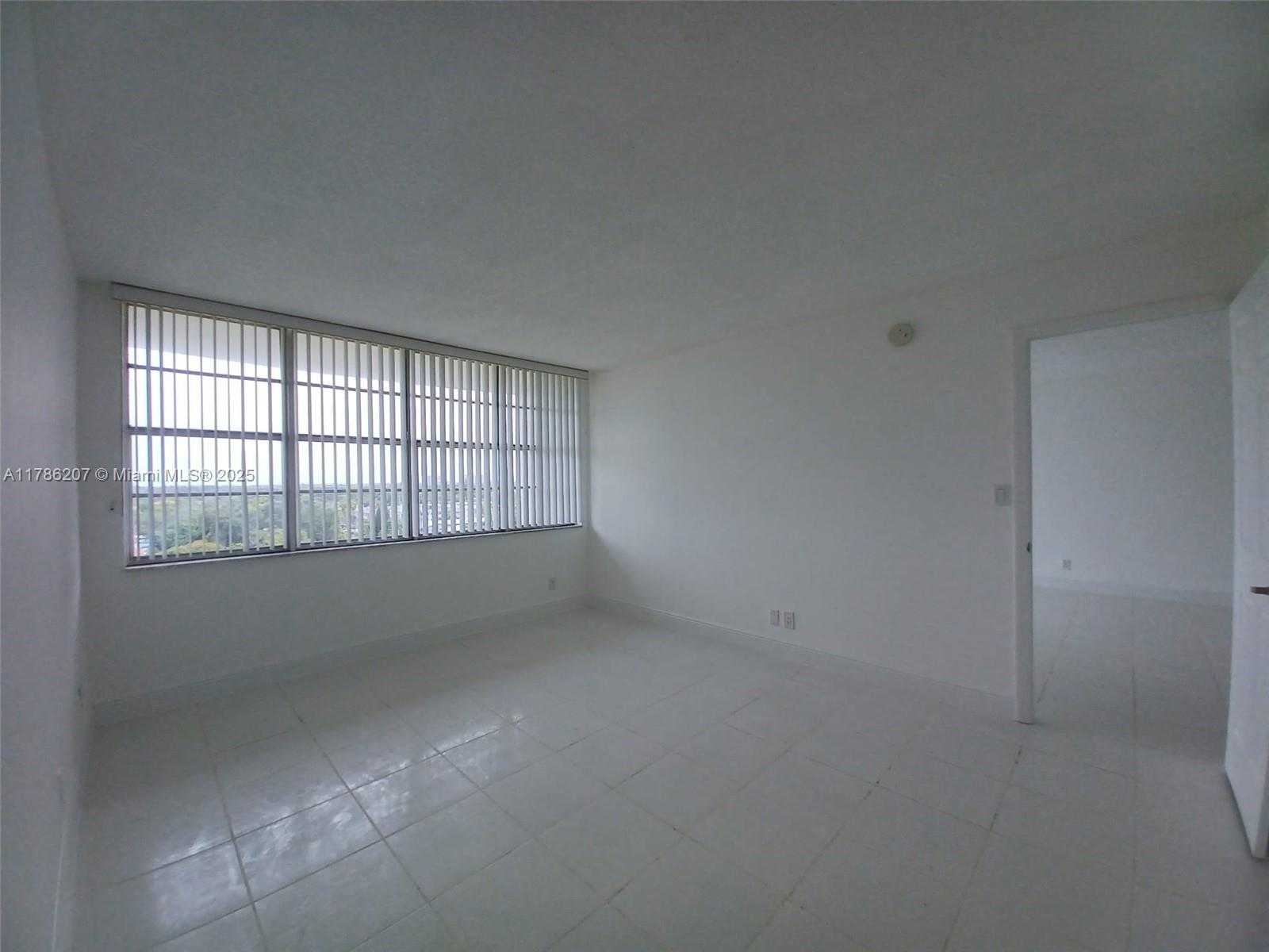 Small Image of 16740 NORTH EAST 9TH AVE #805, North Miami Beach Number 9