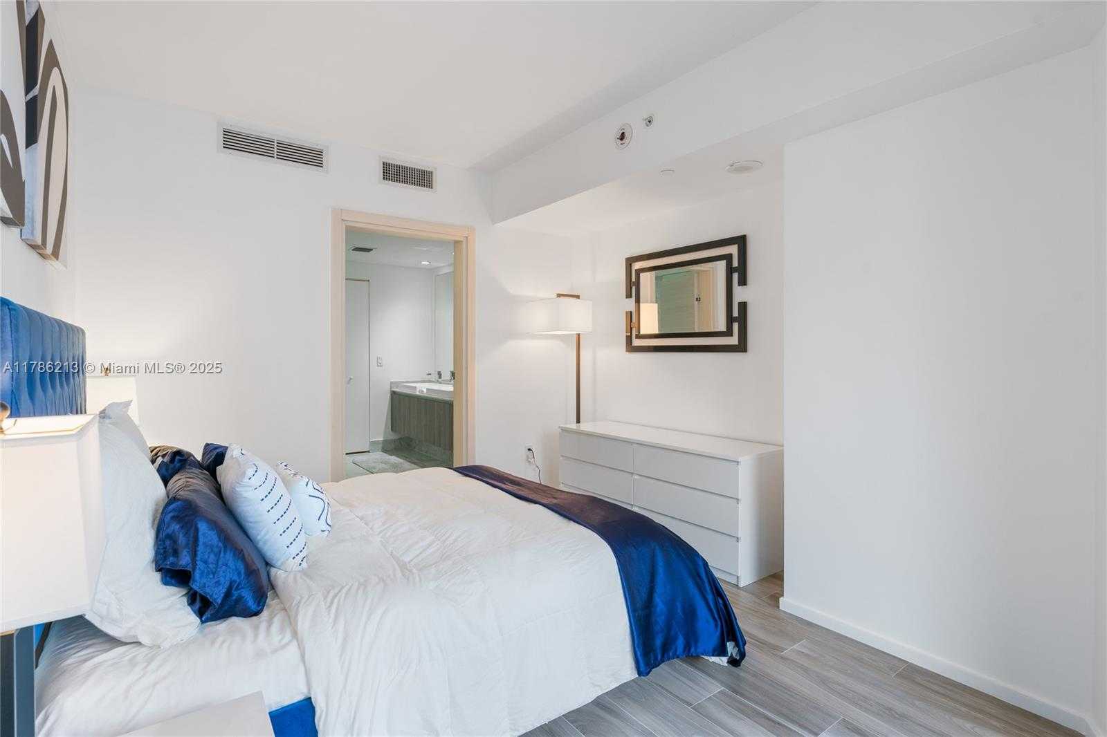 Small Image of 801 SOUTH MIAMI AVE #1002, Miami Number 18