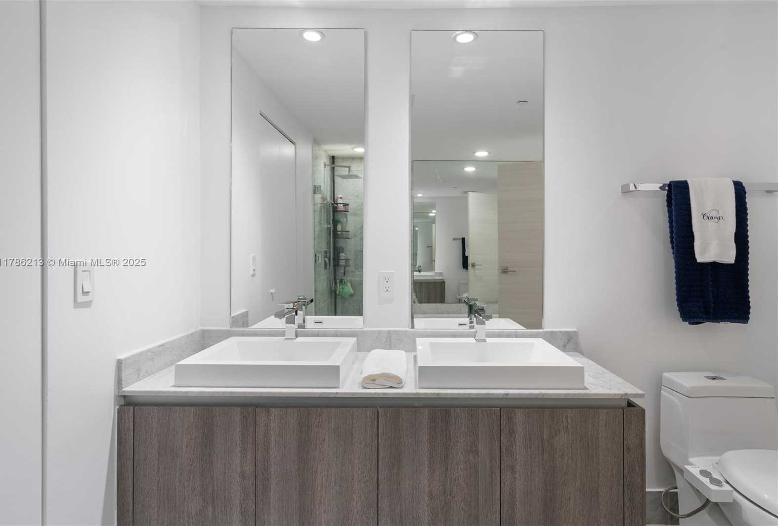 Small Image of 801 SOUTH MIAMI AVE #1002, Miami Number 24