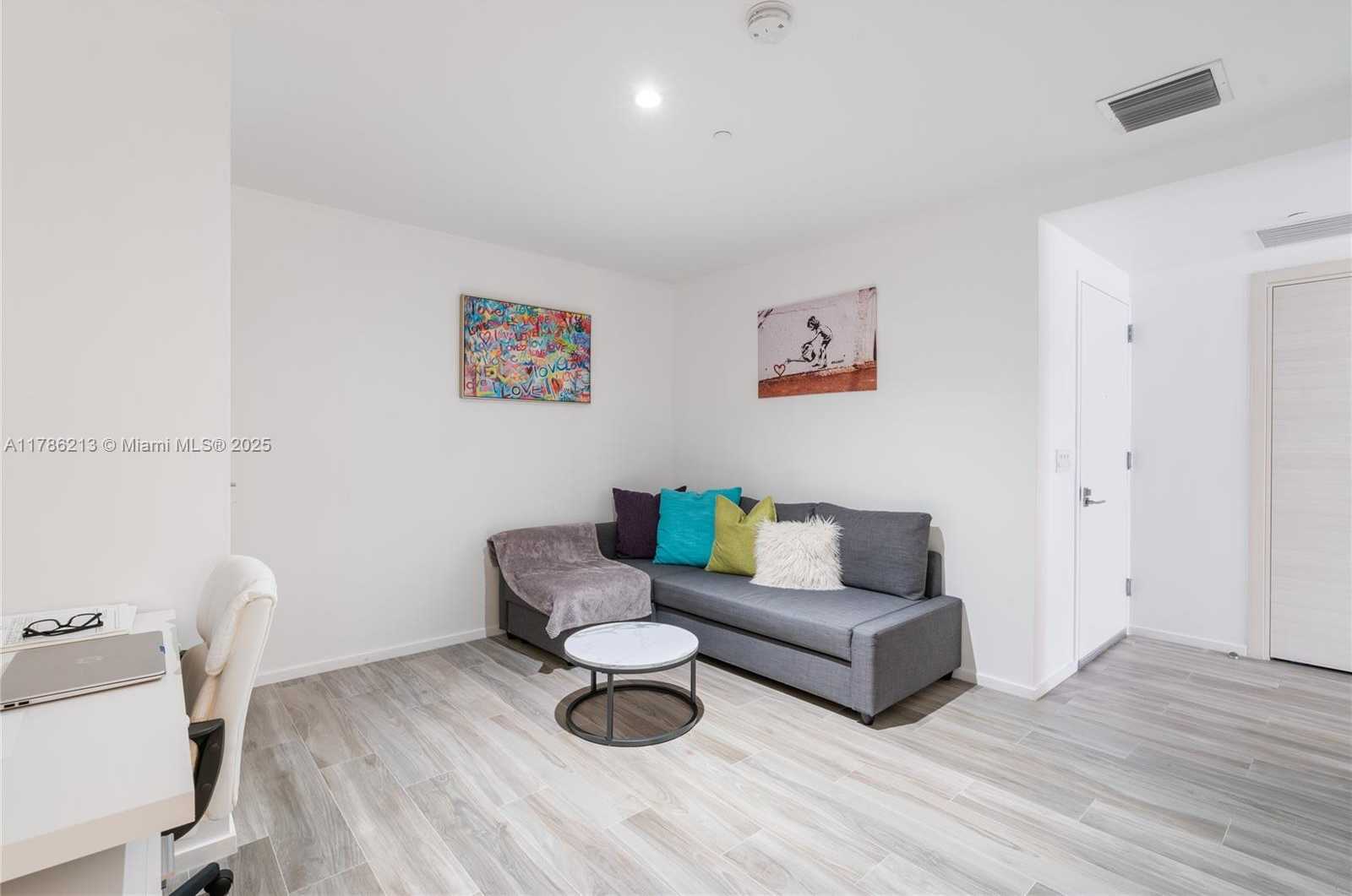 Small Image of 801 SOUTH MIAMI AVE #1002, Miami Number 50