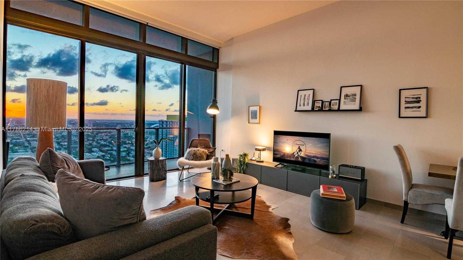Small Image of 88 SOUTH WEST 7TH ST #4008, Miami Number 22