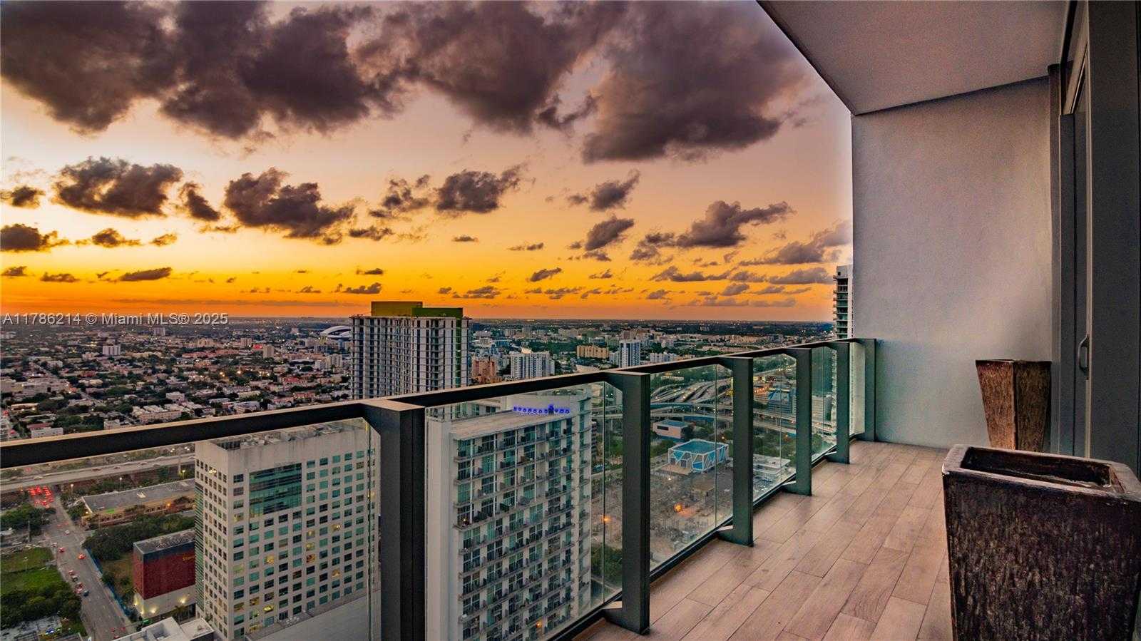 Small Image of 88 SOUTH WEST 7TH ST #4008, Miami Number 25