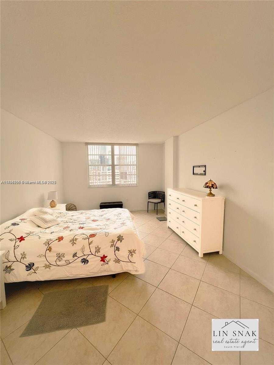 Small Image of 300 BAYVIEW DR #915, Sunny Isles Beach Number 18