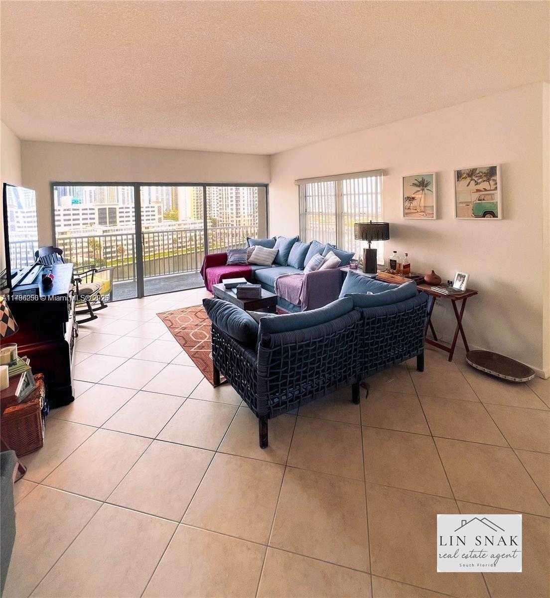 Small Image of 300 BAYVIEW DR #915, Sunny Isles Beach Number 22