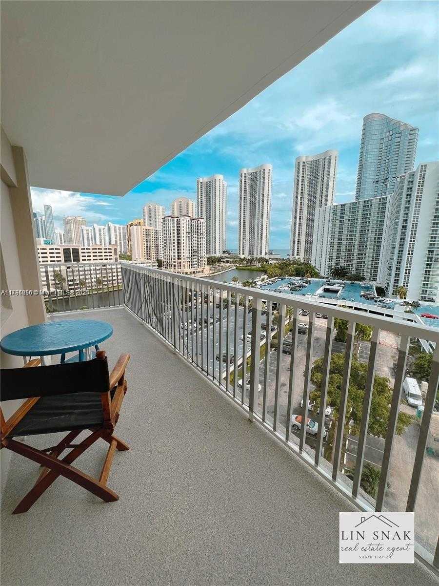 Small Image of 300 BAYVIEW DR #915, Sunny Isles Beach Number 3