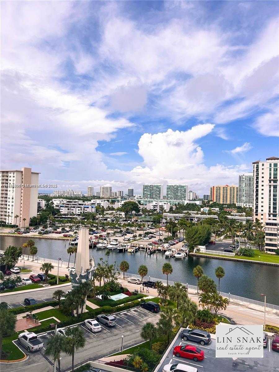Small Image of 300 BAYVIEW DR #915, Sunny Isles Beach Number 4